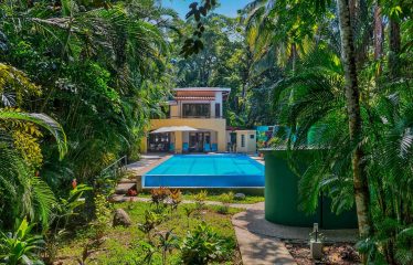 EXCLUSIVE OCEANFRONT SANCTUARY WITH TWO HOUSES, IN MANUEL ANTONIO – 0.29 ACRES
