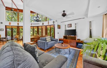EXCLUSIVE OCEANFRONT SANCTUARY WITH TWO HOUSES, IN MANUEL ANTONIO – 0.29 ACRES