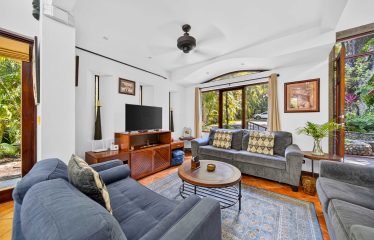 EXCLUSIVE OCEANFRONT SANCTUARY WITH TWO HOUSES, IN MANUEL ANTONIO – 0.29 ACRES