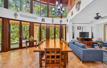 EXCLUSIVE OCEANFRONT SANCTUARY WITH TWO HOUSES, IN MANUEL ANTONIO – 0.29 ACRES