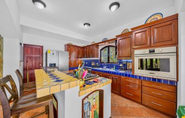 EXCLUSIVE OCEANFRONT SANCTUARY WITH TWO HOUSES, IN MANUEL ANTONIO – 0.29 ACRES