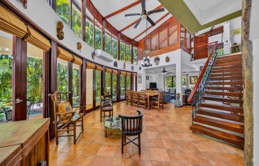 EXCLUSIVE OCEANFRONT SANCTUARY WITH TWO HOUSES, IN MANUEL ANTONIO – 0.29 ACRES
