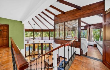 EXCLUSIVE OCEANFRONT SANCTUARY WITH TWO HOUSES, IN MANUEL ANTONIO – 0.29 ACRES