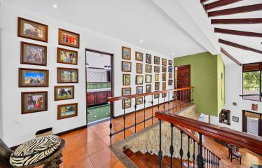 EXCLUSIVE OCEANFRONT SANCTUARY WITH TWO HOUSES, IN MANUEL ANTONIO – 0.29 ACRES