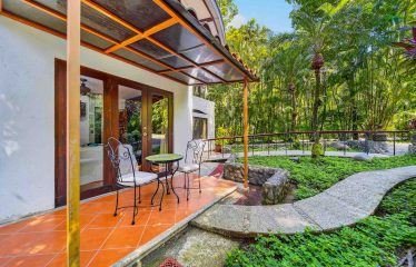 EXCLUSIVE OCEANFRONT SANCTUARY WITH TWO HOUSES, IN MANUEL ANTONIO – 0.29 ACRES