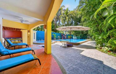 EXCLUSIVE OCEANFRONT SANCTUARY WITH TWO HOUSES, IN MANUEL ANTONIO – 0.29 ACRES