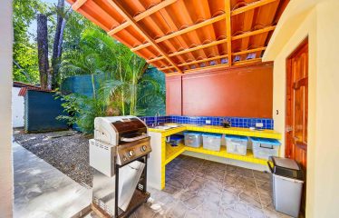 EXCLUSIVE OCEANFRONT SANCTUARY WITH TWO HOUSES, IN MANUEL ANTONIO – 0.29 ACRES