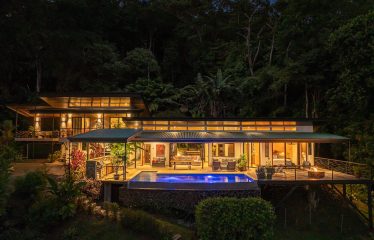 CASA MERAKI: RESIDENCE WITH PACIFIC VIEWS AND INFINITY POOL, IN UVITA