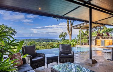 CASA MERAKI: RESIDENCE WITH PACIFIC VIEWS AND INFINITY POOL, IN UVITA