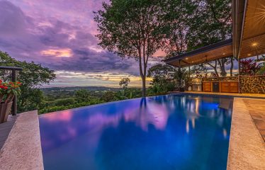 CASA MERAKI: RESIDENCE WITH PACIFIC VIEWS AND INFINITY POOL, IN UVITA