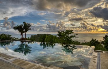 LUXURY RESIDENCE WITH INFINITY POOL AND OCEAN VIEW, IN DOMINICALITO