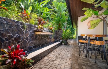 CASA MERAKI: RESIDENCE WITH PACIFIC VIEWS AND INFINITY POOL, IN UVITA