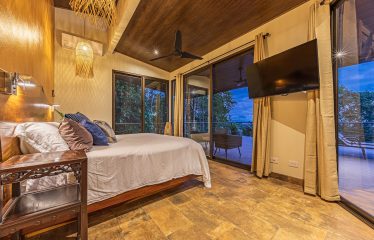 CASA MERAKI: RESIDENCE WITH PACIFIC VIEWS AND INFINITY POOL, IN UVITA