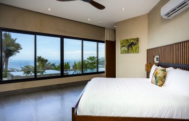 LUXURY RESIDENCE WITH INFINITY POOL AND OCEAN VIEW, IN DOMINICALITO