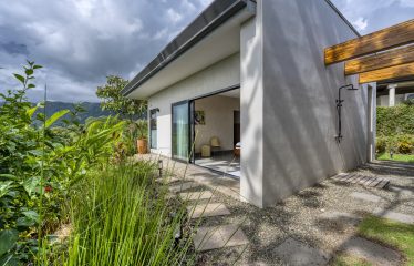 LUXURY RESIDENCE WITH INFINITY POOL AND OCEAN VIEW, IN DOMINICALITO