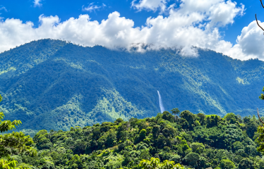 BUILDING LOT WITH VIEWS OF TWO WATERFALLS NEAR PLAYA DOMINICAL – 2.47 ACRES