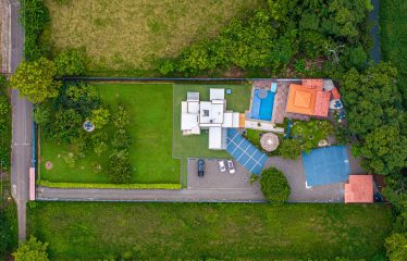 A TROPICAL RESIDENCE DESIGNED FOR LIVING AND ENJOYING, NEAR TO PARRITA – 1.12 ACRES