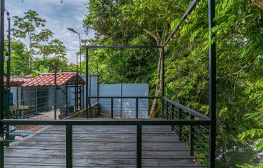 A TROPICAL RESIDENCE DESIGNED FOR LIVING AND ENJOYING, NEAR TO PARRITA – 1.12 ACRES