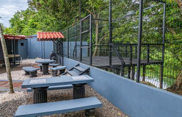 A TROPICAL RESIDENCE DESIGNED FOR LIVING AND ENJOYING, NEAR TO PARRITA – 1.12 ACRES