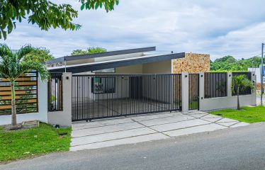CASA LIBELULA BRAND-NEW MODERN TROPICAL HOME, IN UVITA