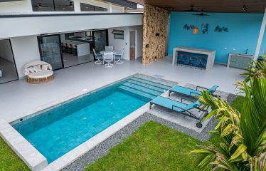 CASA LIBELULA BRAND-NEW MODERN TROPICAL HOME, IN UVITA