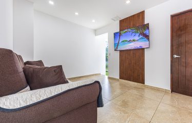 A TROPICAL RESIDENCE DESIGNED FOR LIVING AND ENJOYING, NEAR TO PARRITA – 1.12 ACRES