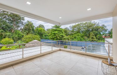 A TROPICAL RESIDENCE DESIGNED FOR LIVING AND ENJOYING, NEAR TO PARRITA – 1.12 ACRES