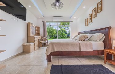 A TROPICAL RESIDENCE DESIGNED FOR LIVING AND ENJOYING, NEAR TO PARRITA – 1.12 ACRES