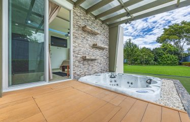 A TROPICAL RESIDENCE DESIGNED FOR LIVING AND ENJOYING, NEAR TO PARRITA – 1.12 ACRES