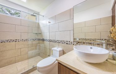 A TROPICAL RESIDENCE DESIGNED FOR LIVING AND ENJOYING, NEAR TO PARRITA – 1.12 ACRES