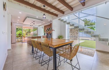 A TROPICAL RESIDENCE DESIGNED FOR LIVING AND ENJOYING, NEAR TO PARRITA – 1.12 ACRES