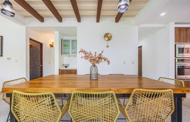 A TROPICAL RESIDENCE DESIGNED FOR LIVING AND ENJOYING, NEAR TO PARRITA – 1.12 ACRES