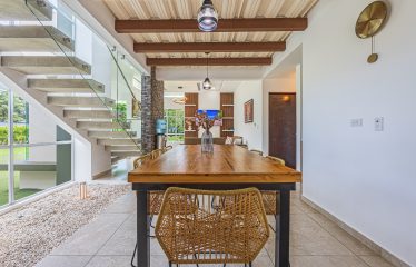 A TROPICAL RESIDENCE DESIGNED FOR LIVING AND ENJOYING, NEAR TO PARRITA – 1.12 ACRES