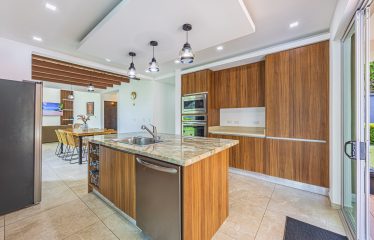 A TROPICAL RESIDENCE DESIGNED FOR LIVING AND ENJOYING, NEAR TO PARRITA – 1.12 ACRES