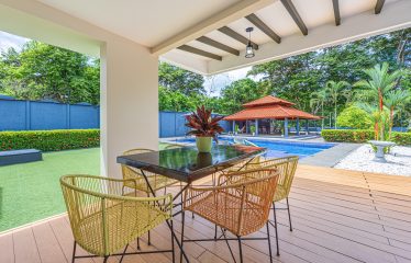 A TROPICAL RESIDENCE DESIGNED FOR LIVING AND ENJOYING, NEAR TO PARRITA – 1.12 ACRES