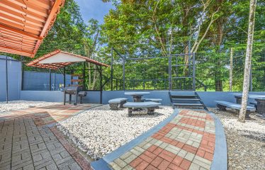 A TROPICAL RESIDENCE DESIGNED FOR LIVING AND ENJOYING, NEAR TO PARRITA – 1.12 ACRES