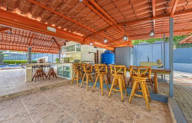 A TROPICAL RESIDENCE DESIGNED FOR LIVING AND ENJOYING, NEAR TO PARRITA – 1.12 ACRES