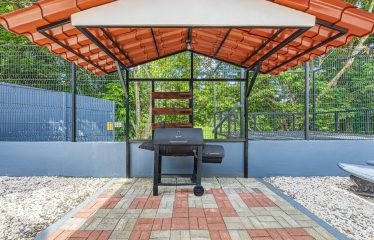 A TROPICAL RESIDENCE DESIGNED FOR LIVING AND ENJOYING, NEAR TO PARRITA – 1.12 ACRES