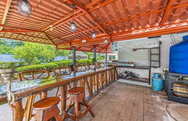 A TROPICAL RESIDENCE DESIGNED FOR LIVING AND ENJOYING, NEAR TO PARRITA – 1.12 ACRES