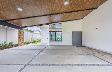 CASA LIBELULA BRAND-NEW MODERN TROPICAL HOME, IN UVITA