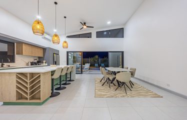 CASA LIBELULA BRAND-NEW MODERN TROPICAL HOME, IN UVITA