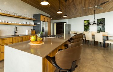 HERMOSA RETREAT OCEAN VIEW: LUXURY RESIDENCE WITH PACIFIC VIEWS, IN PLAYA HERMOSA