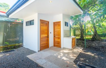 TRIPLEX IN UVITA NEAR THE SEA THREE INDEPENDENT APARTMENTS WITH A POOL AND INVESTMENT POTENTIAL