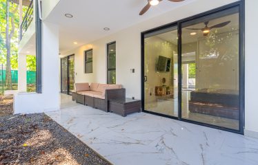 TRIPLEX IN UVITA NEAR THE SEA THREE INDEPENDENT APARTMENTS WITH A POOL AND INVESTMENT POTENTIAL