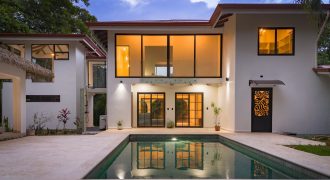 RENOVATED HOUSE WITH POOL AND SOLAR POWER IN CINCO VENTANAS, OJOCHAL – 4.17 ACRES