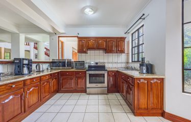 TWO-STORY FAMILY RESIDENCE WITH POOL AND EXPANSIVE GARDENS, IN PÉREZ ZELEDÓN – 4.58 ACRES