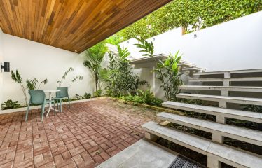 LUXURY VILLA WITH INFINITY POOL, OCEAN VIEWS, AND INVESTMENT POTENTIAL, IN OJOCHAL