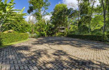 PRIVATE HOME WITH POOL, JUNGLE, AND PANORAMIC PACIFIC VIEWS, IN UVITA – 2.72 ACRES