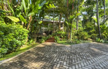 PRIVATE HOME WITH POOL, JUNGLE, AND PANORAMIC PACIFIC VIEWS, IN UVITA – 2.72 ACRES