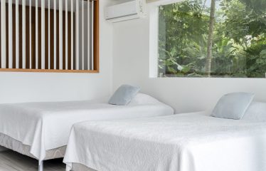 LUXURY VILLA WITH INFINITY POOL, OCEAN VIEWS, AND INVESTMENT POTENTIAL, IN OJOCHAL
